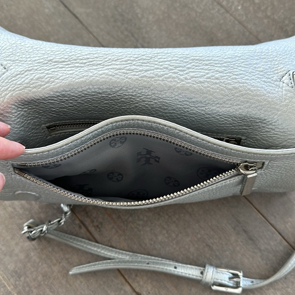 Tory Burch - silver crossbody and clutch with removable chain - Picture 6 of 9